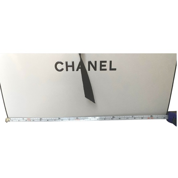 Chanel Bow Tie Gift Bag and Chanel No 5 sample Eau de Toilette - Picture 4 of 6